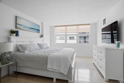 Aluguel de apartamento no The Collins Condo 1512