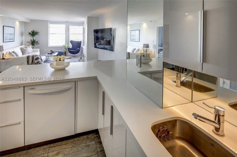Apartment for rent at Triton Towers 617