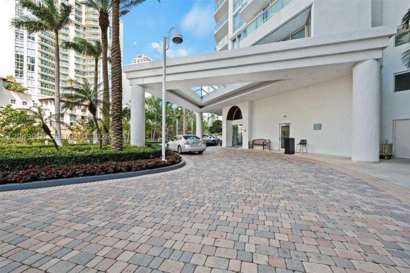 Apartment for rent at Oceania 4 1644