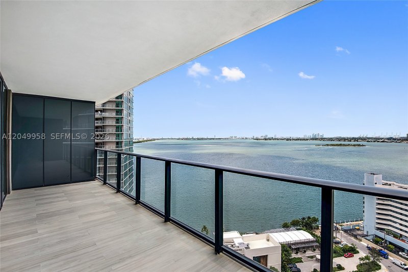 Apartment for rent at Paraiso Bay Miami 1903