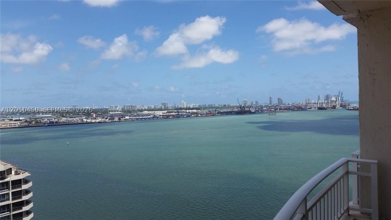 Apartment for rent at Isola Brickell Key 2107