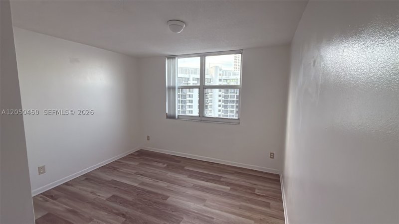 Apartment for rent at Isola Brickell Key 2107