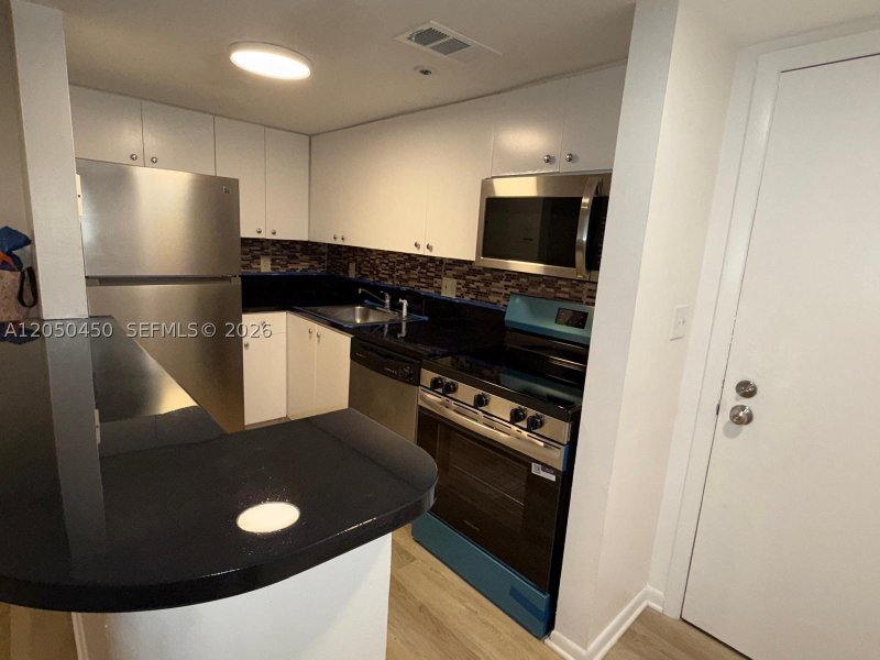 Apartment for rent at Isola Brickell Key 2107
