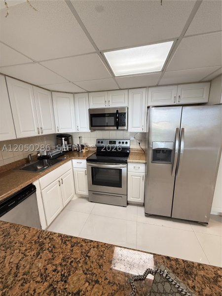 Apartment for rent at Sailboat Cay 1407