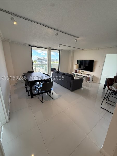 Apartment for rent at Sailboat Cay 1407