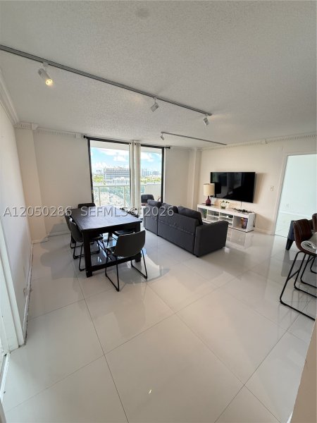 Apartment for rent at Sailboat Cay 1407