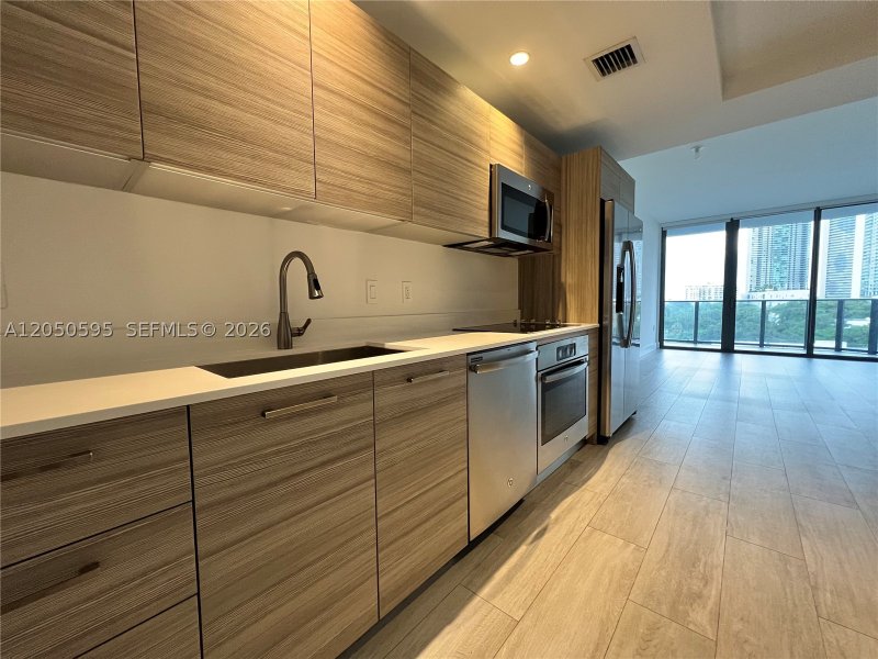 Apartment for rent at Hyde Midtown L505