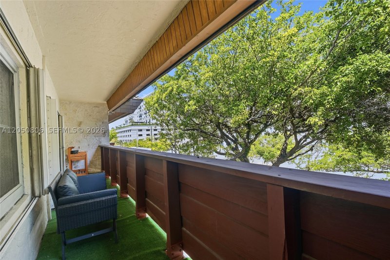 Condo for sale at Villa Capri 403