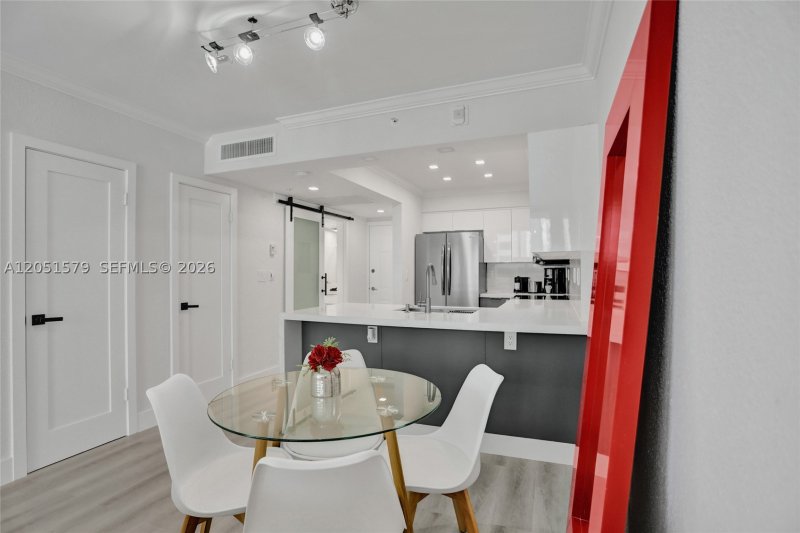 Alquiler de apartamento en The Wave Condo 704 (availab