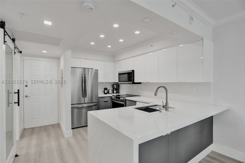 Alquiler de apartamento en The Wave Condo 704 (availab
