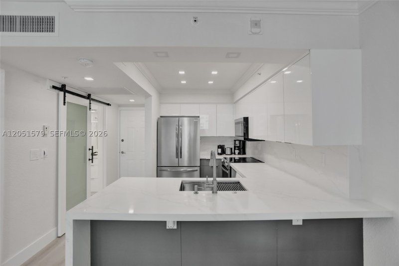 Alquiler de apartamento en The Wave Condo 704 (availab