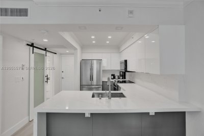 Alquiler de apartamento en The Wave Condo 704 (availab