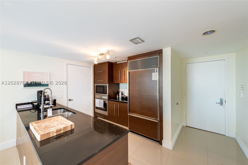 Apartment for rent at Icon Brickell Tower I 4213