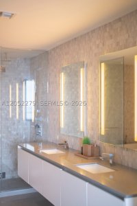 Aluguel de apartamento no Brickell City Centre Rise 2712
