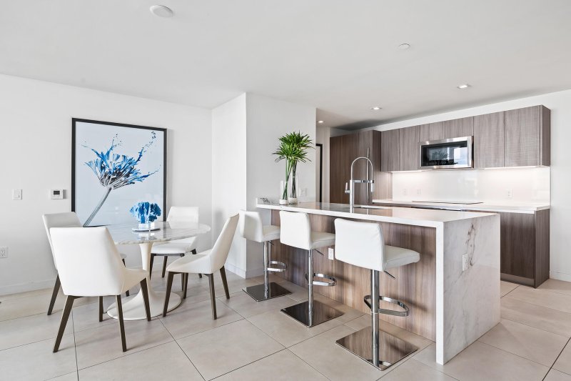 Condo for sale at Tiffany House 916