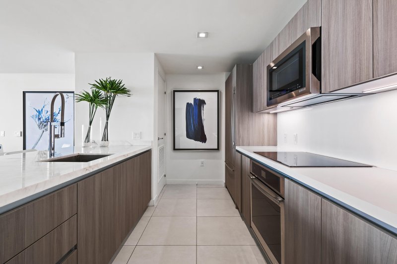 Condo for sale at Tiffany House 916