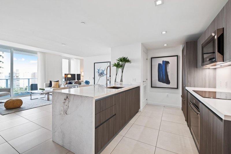 Condo for sale at Tiffany House 916