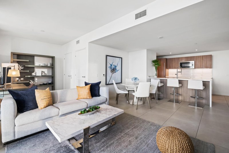 Condo for sale at Tiffany House 916