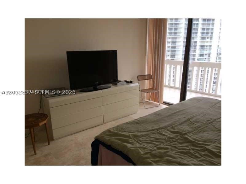 Apartment for rent at Turnberry Towers 22C