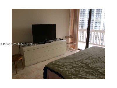 Aluguel de apartamento no Turnberry Towers 22C