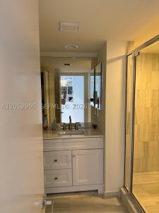Comprar apartamento no Oceania 1 2415