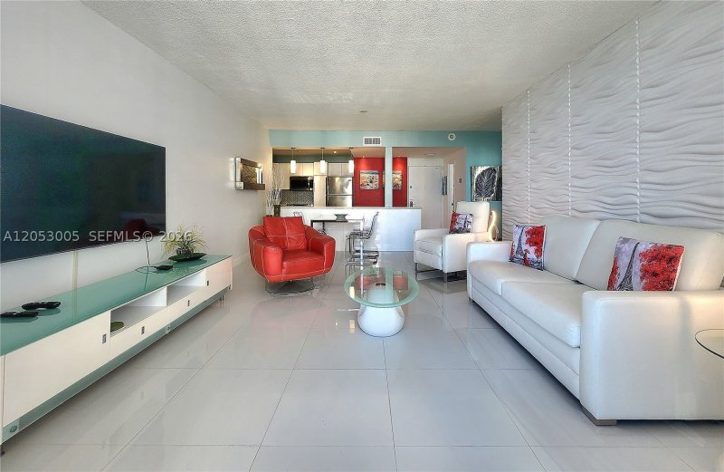 Condo for sale at Alexander Towers 1011