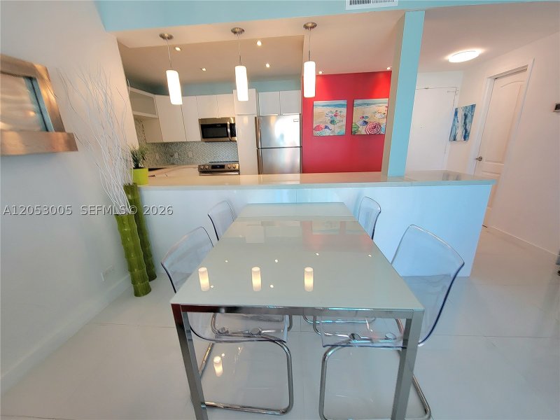 Condo for sale at Alexander Towers 1011