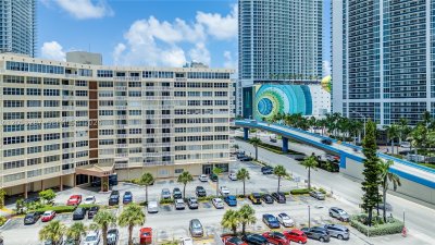 Comprar apartamento en Imperial Towers 504