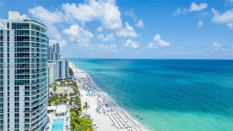 Condo for sale at Imperial Towers 504