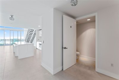 Comprar apartamento no Ten Museum Park 3802