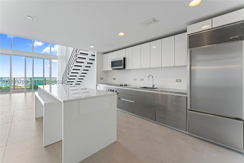 Condo for sale at Ten Museum Park 3802