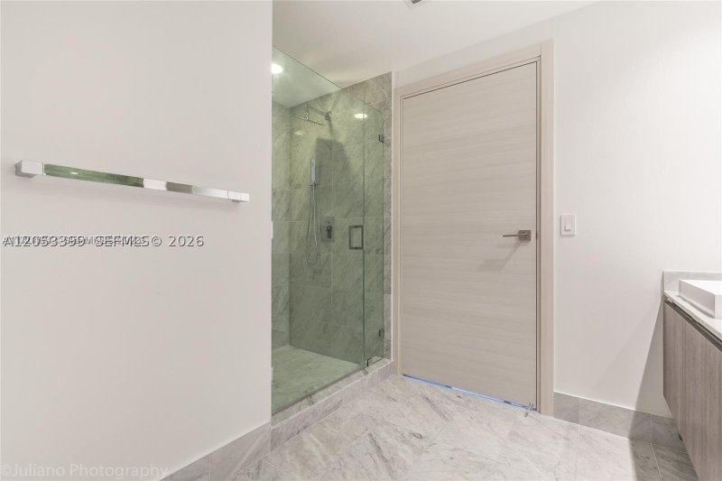 Comprar apartamento no SLS Lux Brickell 3006