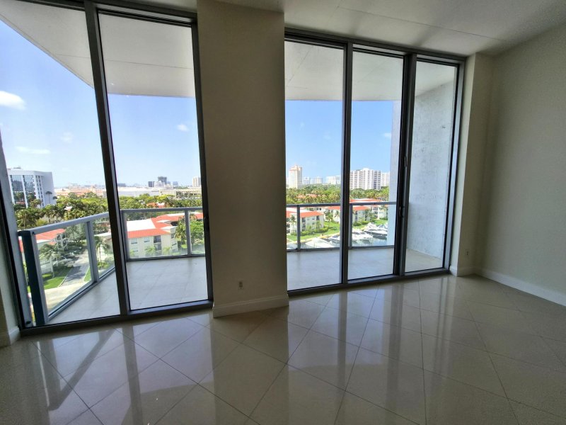 Comprar apartamento en Uptown Marina Lofts 805