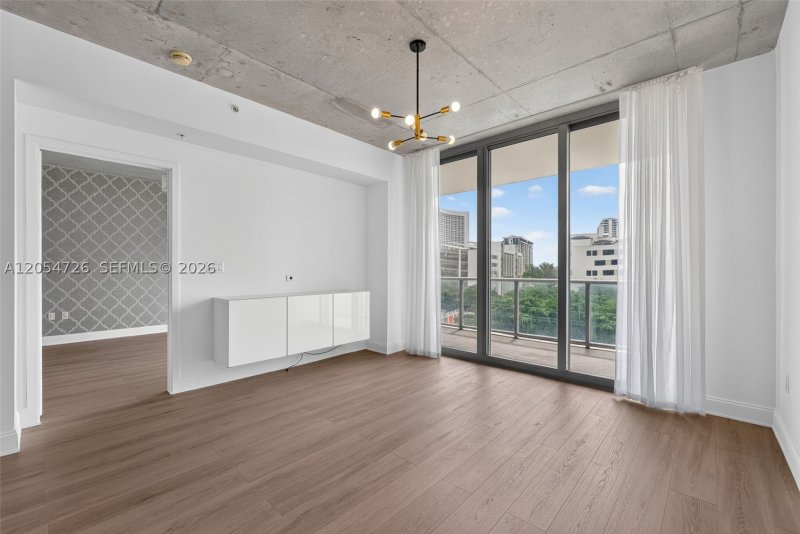 Condo for sale at Midtown Miami 2 H0505
