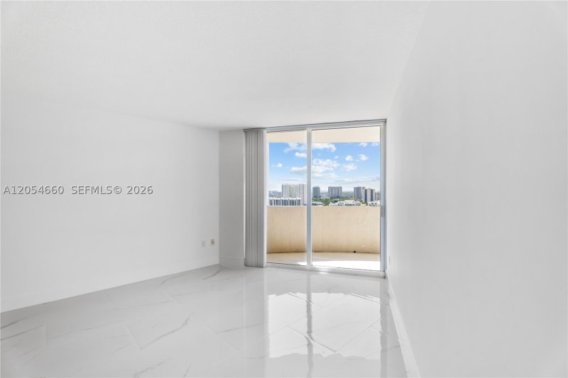 Condo for sale at Turnberry On The Green 2506