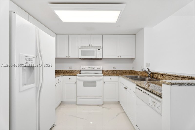 Condo for sale at Turnberry On The Green 2506