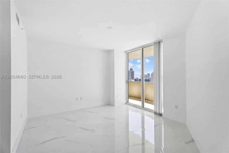 Condo for sale at Turnberry On The Green 2506