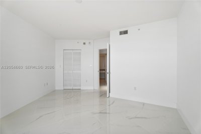 Comprar apartamento en Turnberry On The Green 2506