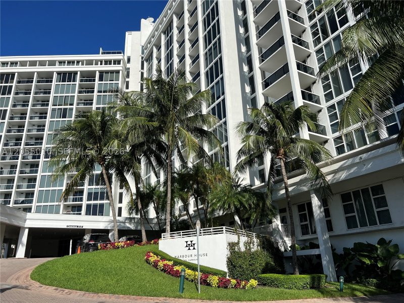 Condo for sale at Harbour House 112