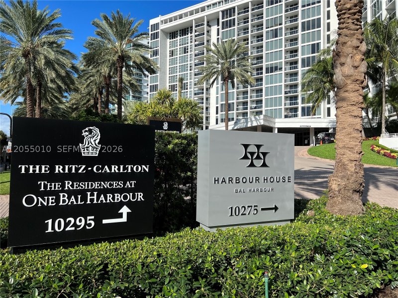 Condo for sale at Harbour House 112