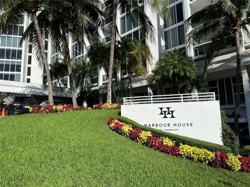 Condo for sale at Harbour House 112