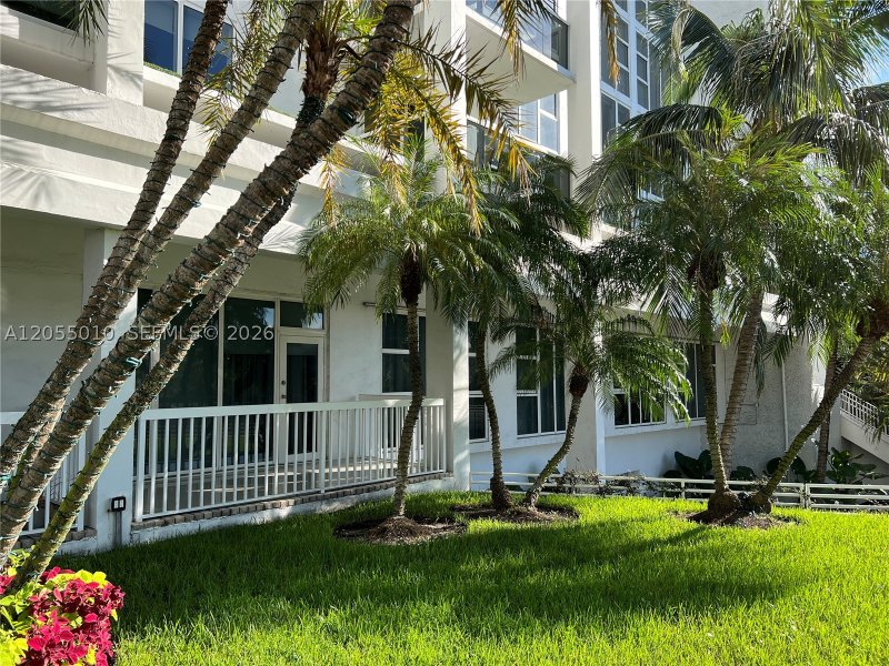 Condo for sale at Harbour House 112