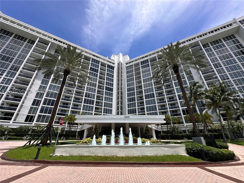 Condo for sale at Harbour House 112
