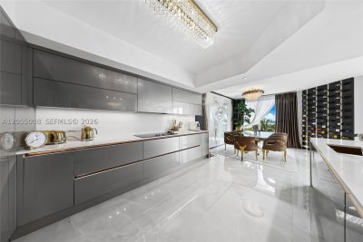 Comprar apartamento no Peninsula II 502
