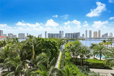 Comprar apartamento no Peninsula II 502