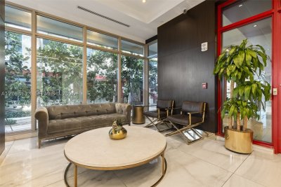 Comprar apartamento no Costa Hollywood N207