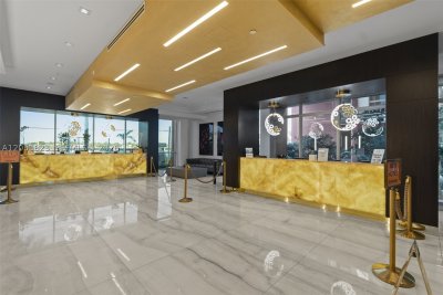 Comprar apartamento no Costa Hollywood N207