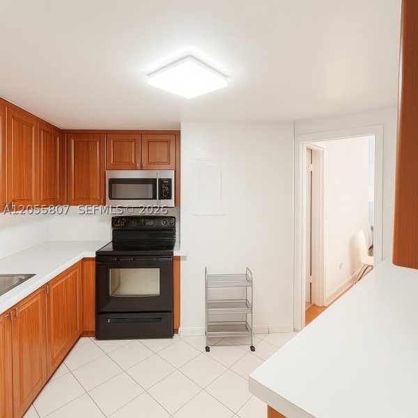 Apartment for rent at Four Ambassadors 1022