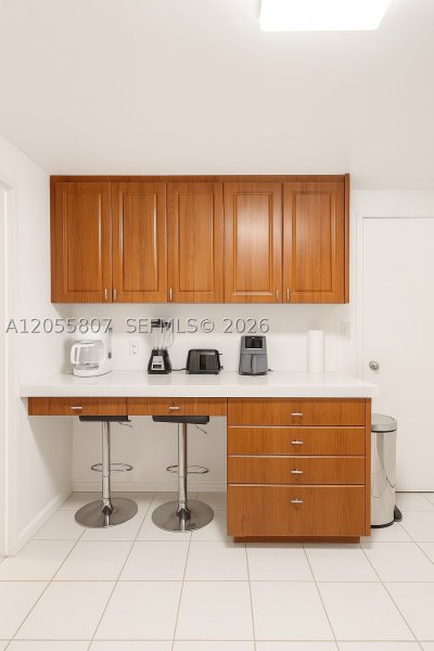 Apartment for rent at Four Ambassadors 1022