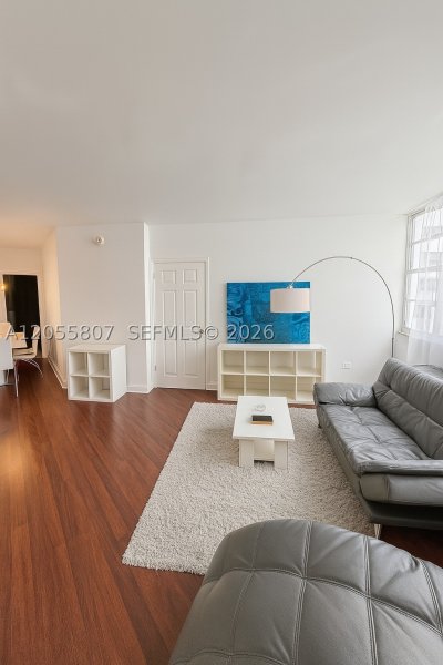 Apartment for rent at Four Ambassadors 1022